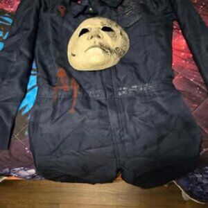 Halloween costume Michael Myers Halloween killer.